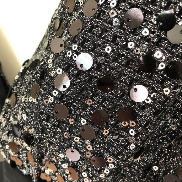 Little black dress - Picture 6 of 7